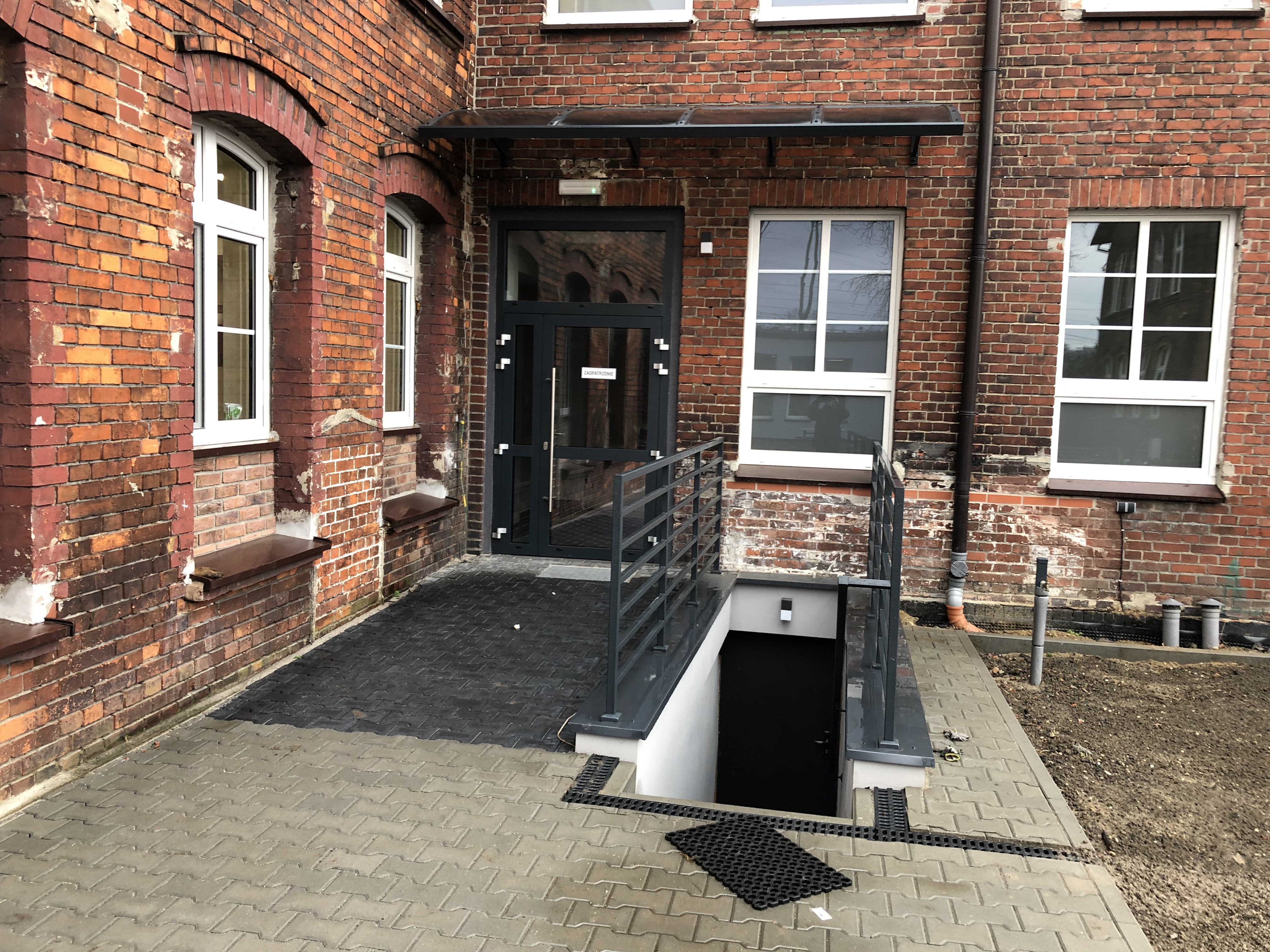 Daszek nad klatką schodową