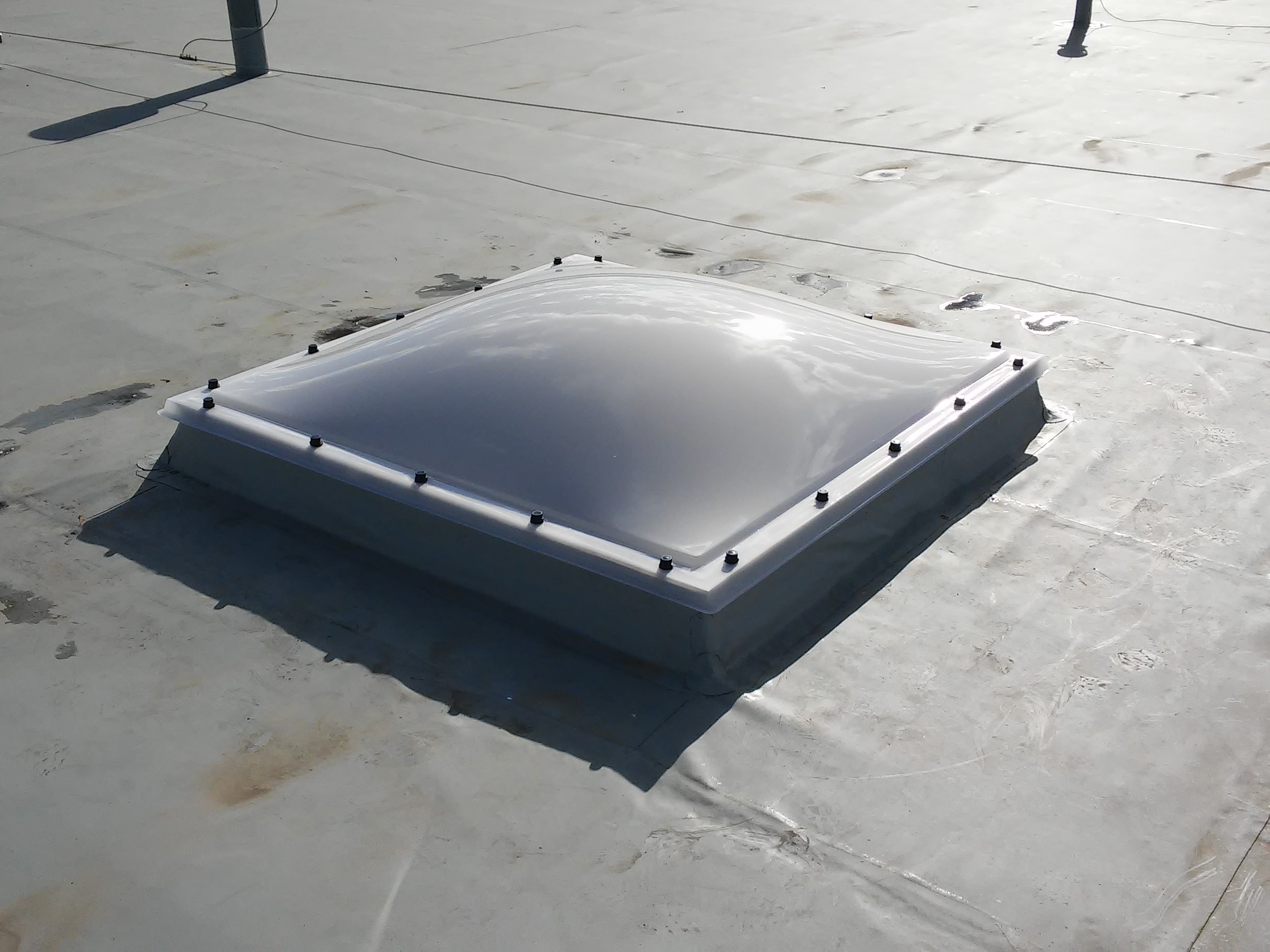 Świetliki kopułkowe